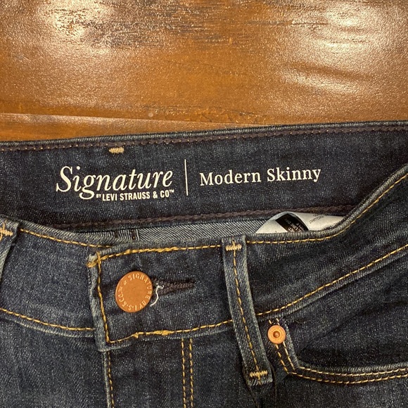 NWT Signature by Levi Strauss & Co Modern Skinny Women's Jeans Size 2 / 26 W - Picture 3 of 10